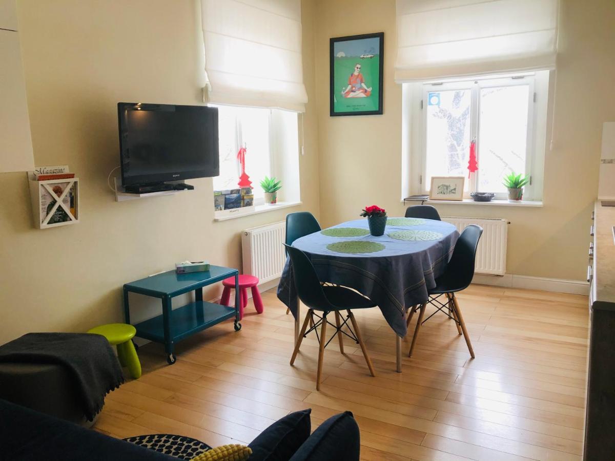 Apartament Kowaryアパートメント エクステリア 写真